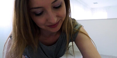 Babe loves making stepfather happy even if takes her to suck