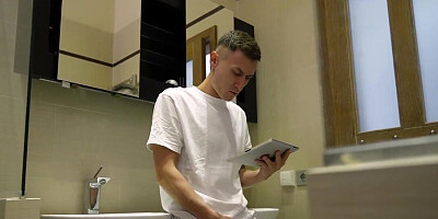 MILF practices a threesome with double penetration