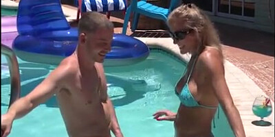 Naught Mature Stepmom Seduced in the Pool