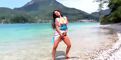 MILFs came to an ocean shore to be gangbanged