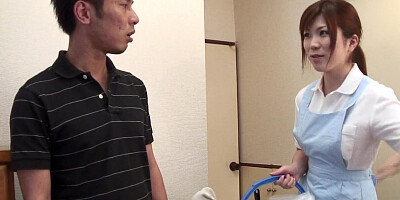 JAPANESE BABE GETS PUSSY FILLED BY A HUGE COCK AFTER