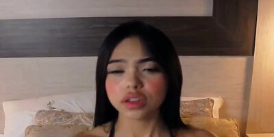 Sweet Asian camgirl wants to show you her natural body before pussy masturbation