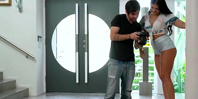 Smoking hit Ryan Reid is getting shagged by a lucky photographer