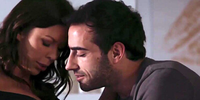 Gorgeous MILF shakes that bubble butt while riding a cock