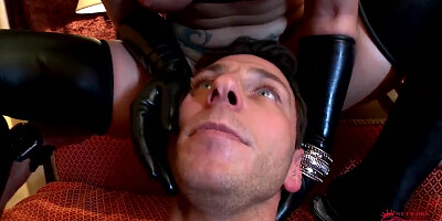 Pornstar receives sexual delight sitting on man's face