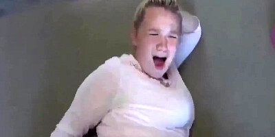 Blonde Schlampe Mit Grobem Arsch