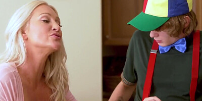 Step Mom Ophelia Kaan & Step Aunt Alexis Malone Pleasure Spoiled Boy In The Kitchen - FreeUse Milf