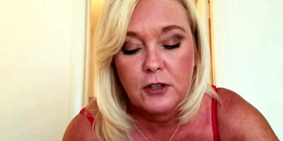 Mature woman Ms Paris Rose talks dirty while playing with herself