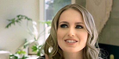 Alluring blonde lady Scarlett Sage is feeling aroused and craves gentle pussy masturbation