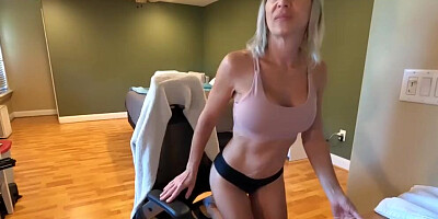 Cute blonde babe is rubbing her puss in front of the camera