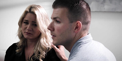 Blonde cooze Lisey Sweet is about to dive into a dark BDSM session