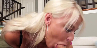 Step MommyBlowsBest - Playing 'Mother May I' With Stepmom