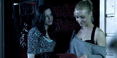 MILF wanted to cry on a man's shoulder but guy felt her