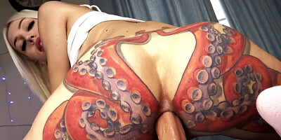 Sex toy is enough for Telari Love to reach assgasm without men