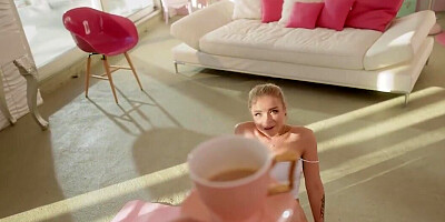 Flexible blonde wants to get gaped by a thick penis in POV