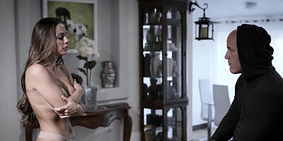 Cocks stretches the perverted MILF's pussy