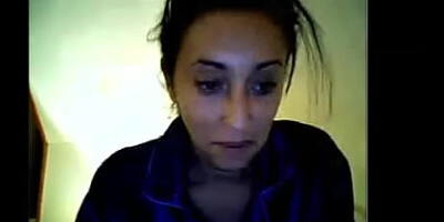 Maroc whore samira on webcam displaying wooly pink hole