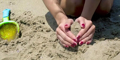 A day at a beach ends with a hot banging in a hotel room