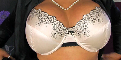 Full-bosomed cougar Danica Collins flashes her boobs on webcam