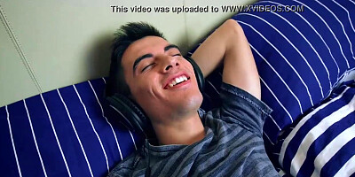 Brazzers - Teens Like It Big - The Scoundrel Ruins A Sleepover
