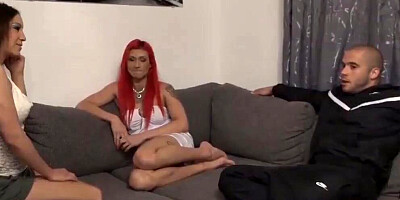 Freundin schaut beim Fremdfick