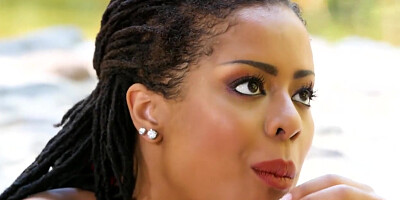Ebony Kira Noir has Erotic Lesbian Experience with Lisa Ann
