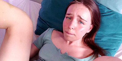 Fucked en pige i en kjole og cum på hendes ansigt