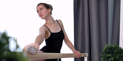 Slender ballerina drilled and creampied by her man