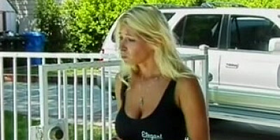 Chloe and Tiffany Mynx vs. Mark Davis