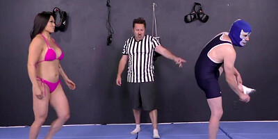 Nyomi Star is having a wrestlsing match with Fluffy