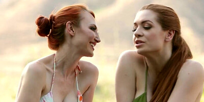 Kendra James licking the wet pussy of Veronica Vain