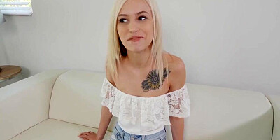 Kiara Cole is wrapping her tight hole around dude's johnson