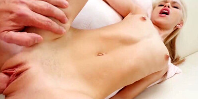 Kiara Cole is wrapping her tight hole around dude's johnson