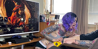 Babe Deep Sucking and Ass Fucking after Lose to Mortal Kombat