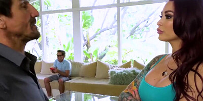 FILTHY FAMILY - Cougar Stepmom Monique Alexander Motivates Lazy Lucas Frost To Graduate With The Pro