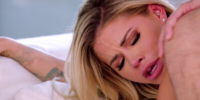 Bottle Girl Jessa Rhodes get Bottled in Both Holes DP