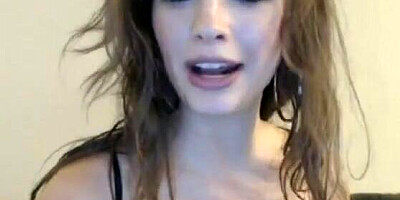 Cute camgirl is going to play with both her juicy cunny and tight ass