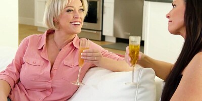 Four hot chicks are exchanging pussy licks and kisses on a lovely Sunday afternoon