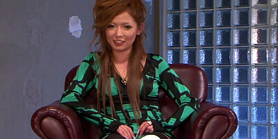 Mature Japanese housewife is a super squirter