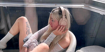 STEPBROTHER CAME GOME WHEN I WAS MASTURBATING