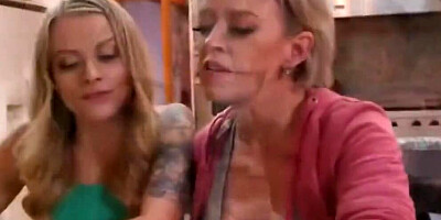 Dee Williams cant Resist Paris Whites Wet Pussy