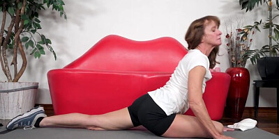 Lustful granny blows huge dick and takes it deep