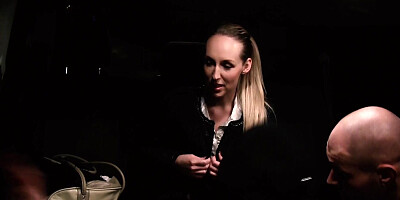 Leny Evil and Jenny Simons are fucking in the limo