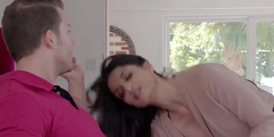 Family Hookups - Step Family Threesome with Gorgeous Silvia Saige & Carolina Sweet