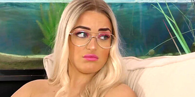 SEXY - Dee Melons Has her Way with Crystal