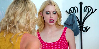Juicy blondes Chloe Cherry and Ellie Idol licking each other's wet cunt