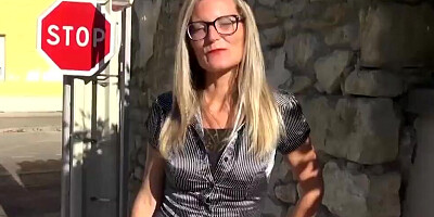 Slutty cougar fucks a complete stranger outside for some cash