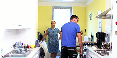 Curvy German Mature Mom seduce shy Worker to Fuck her