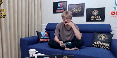 Sexy mature wife feel so horny teasing the big dick to fuck her wet pussy