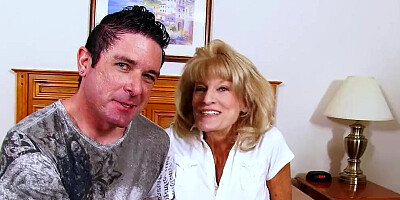 Fit Granny Cam Ray with Big Tits seduce to Fuck by Young Guy